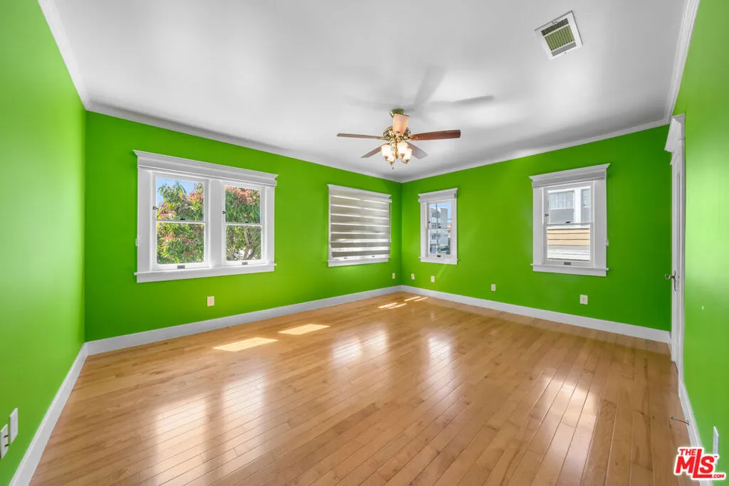 1728 N Van Ness Avenue, Los Angeles, California 90028 home-pic-36